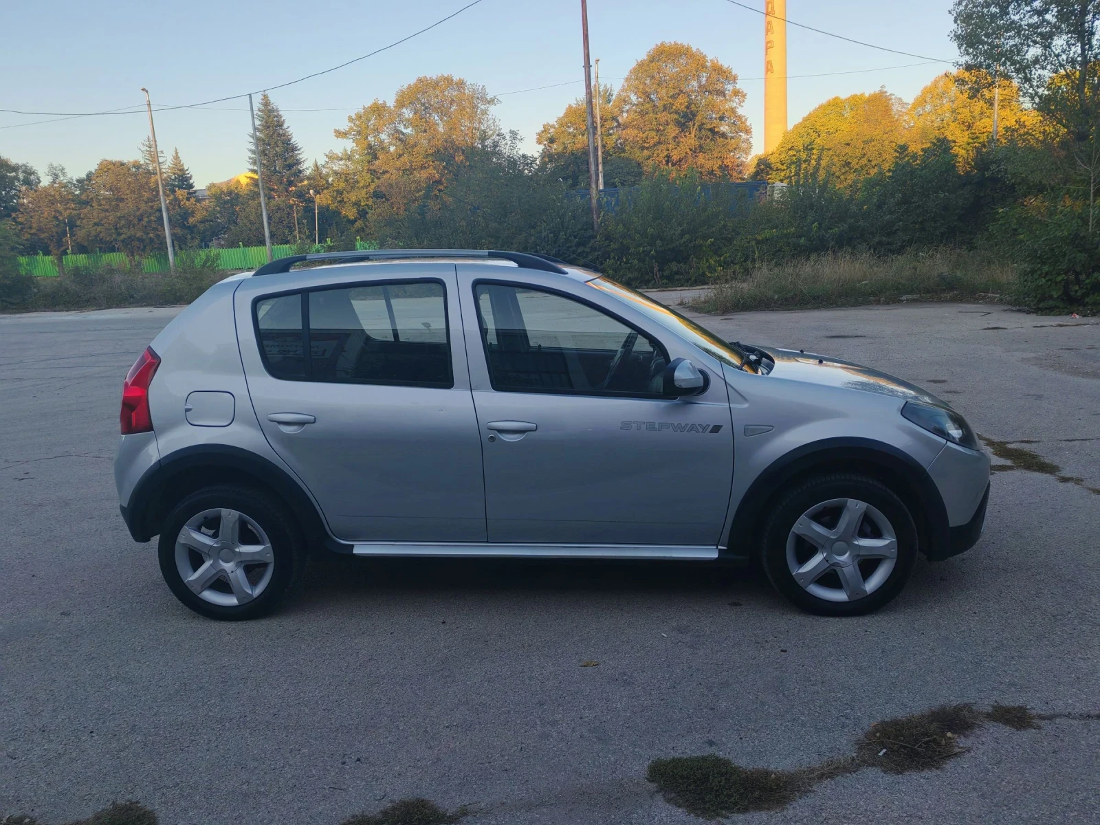 Dacia Sandero 1.6i GAZ 2011G - изображение 5