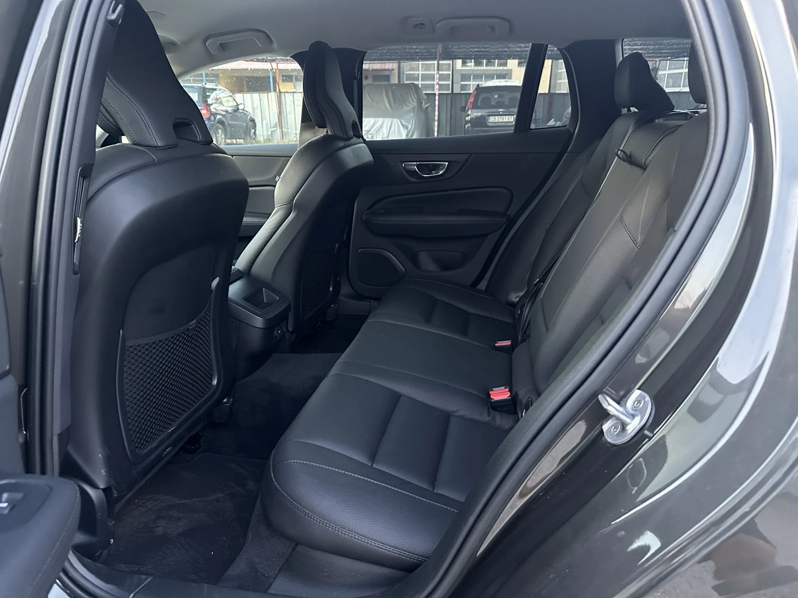 Volvo V60 Inscription B4 MHEV Harman Kardon - изображение 8