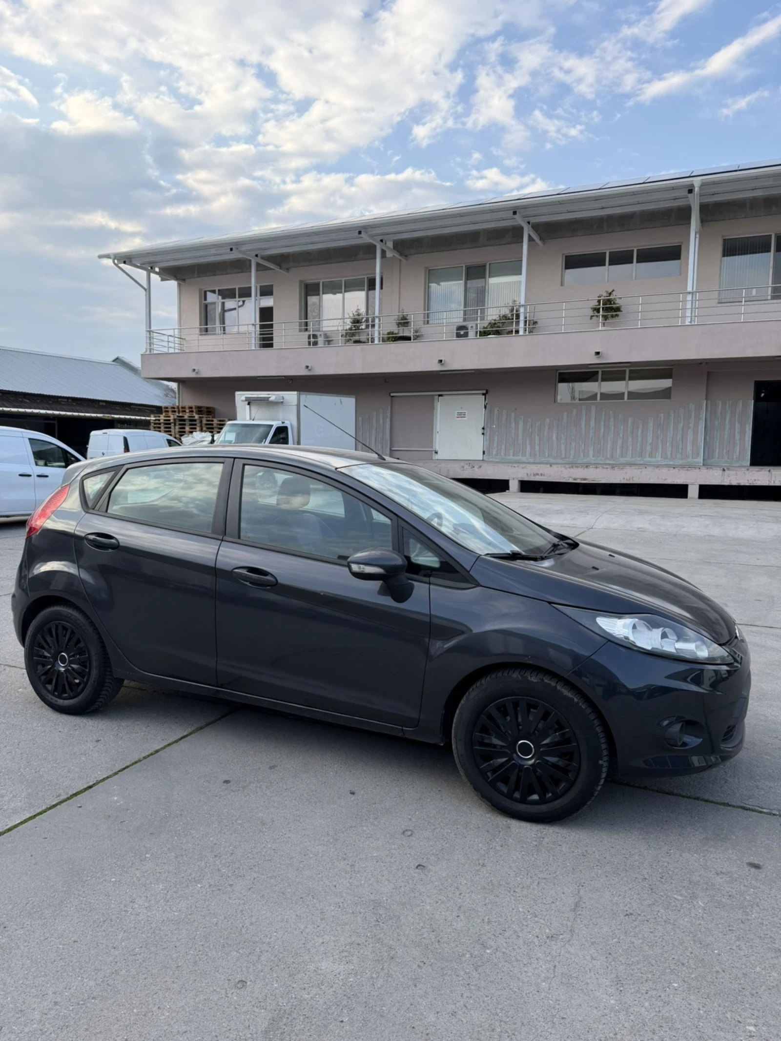 Ford Fiesta 1.4 - изображение 2