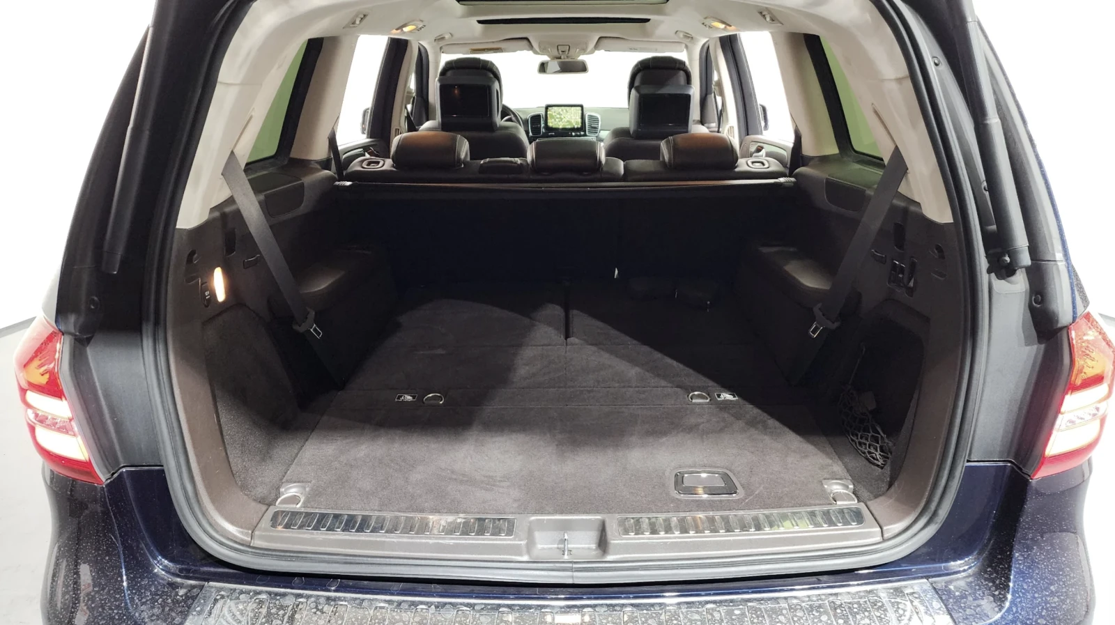 Mercedes-Benz GLS 500 Amg line/ОБДУХ/ТЕЛЕВИЗОРИ/DESIGNO/HARMAN/360/FULL, снимка 17 - Автомобили и джипове - 54123064