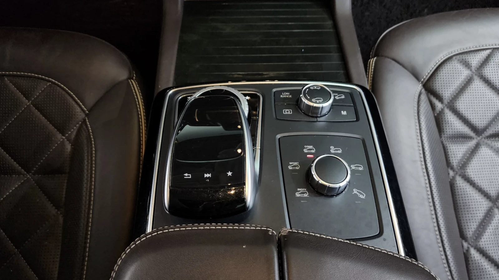 Mercedes-Benz GLS 500 Amg line/ОБДУХ/ТЕЛЕВИЗОРИ/DESIGNO/HARMAN/360/FULL, снимка 13 - Автомобили и джипове - 54123064