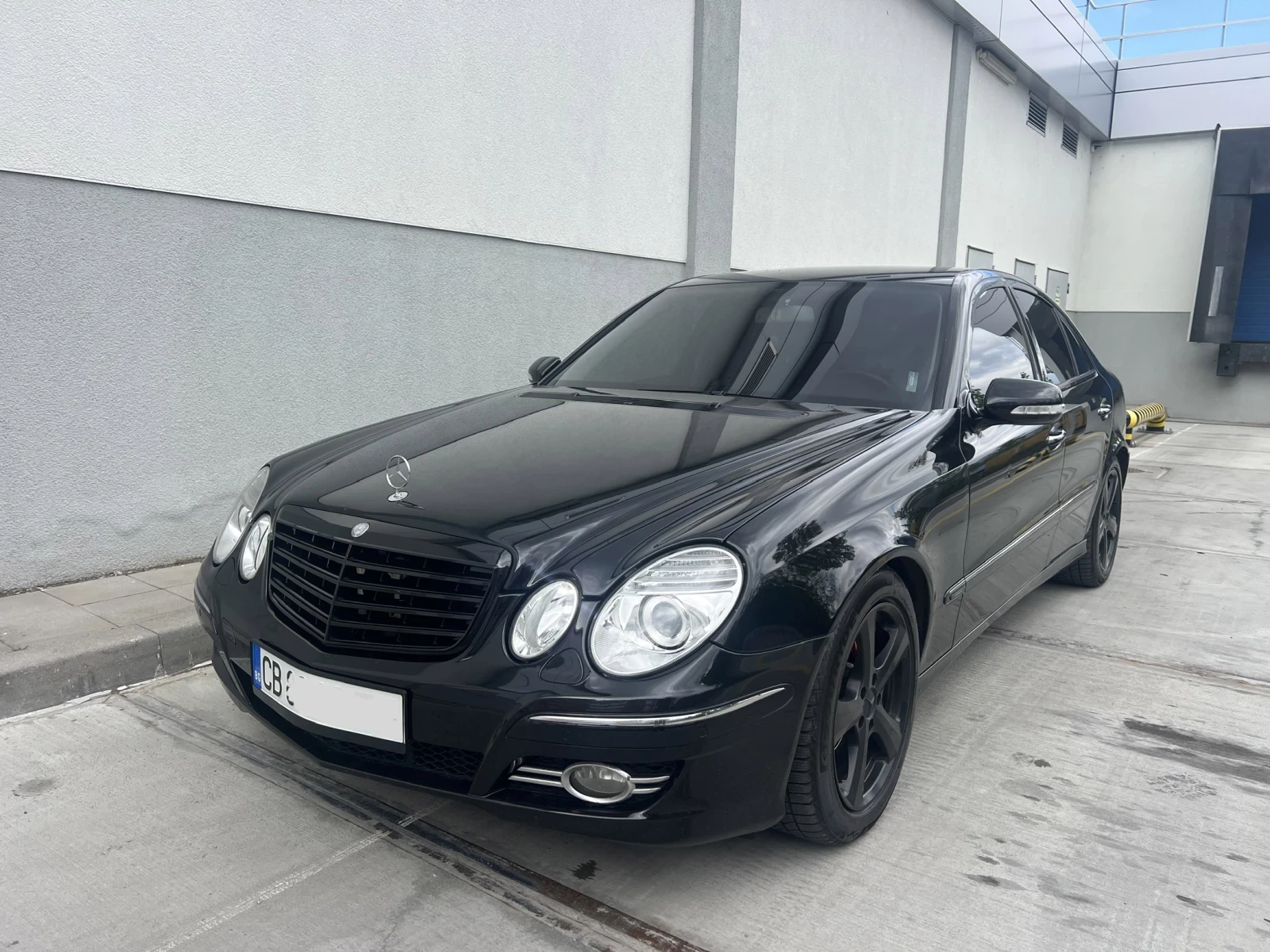 Mercedes-Benz E 320 //EVO Avantgarde, снимка 3 - Автомобили и джипове - 54382753