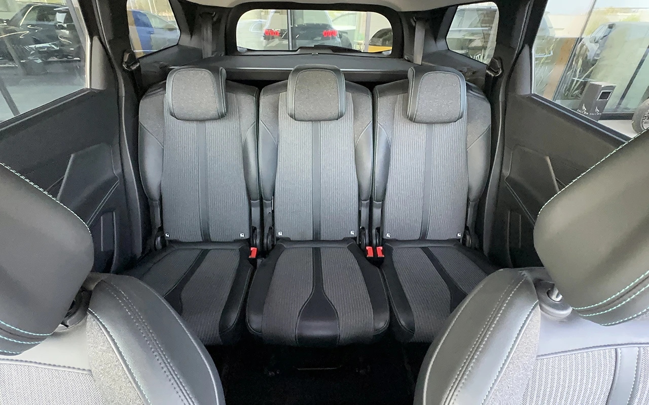 Peugeot 5008 2.0 BlueHDI Facelift, снимка 8 - Автомобили и джипове - 54476826