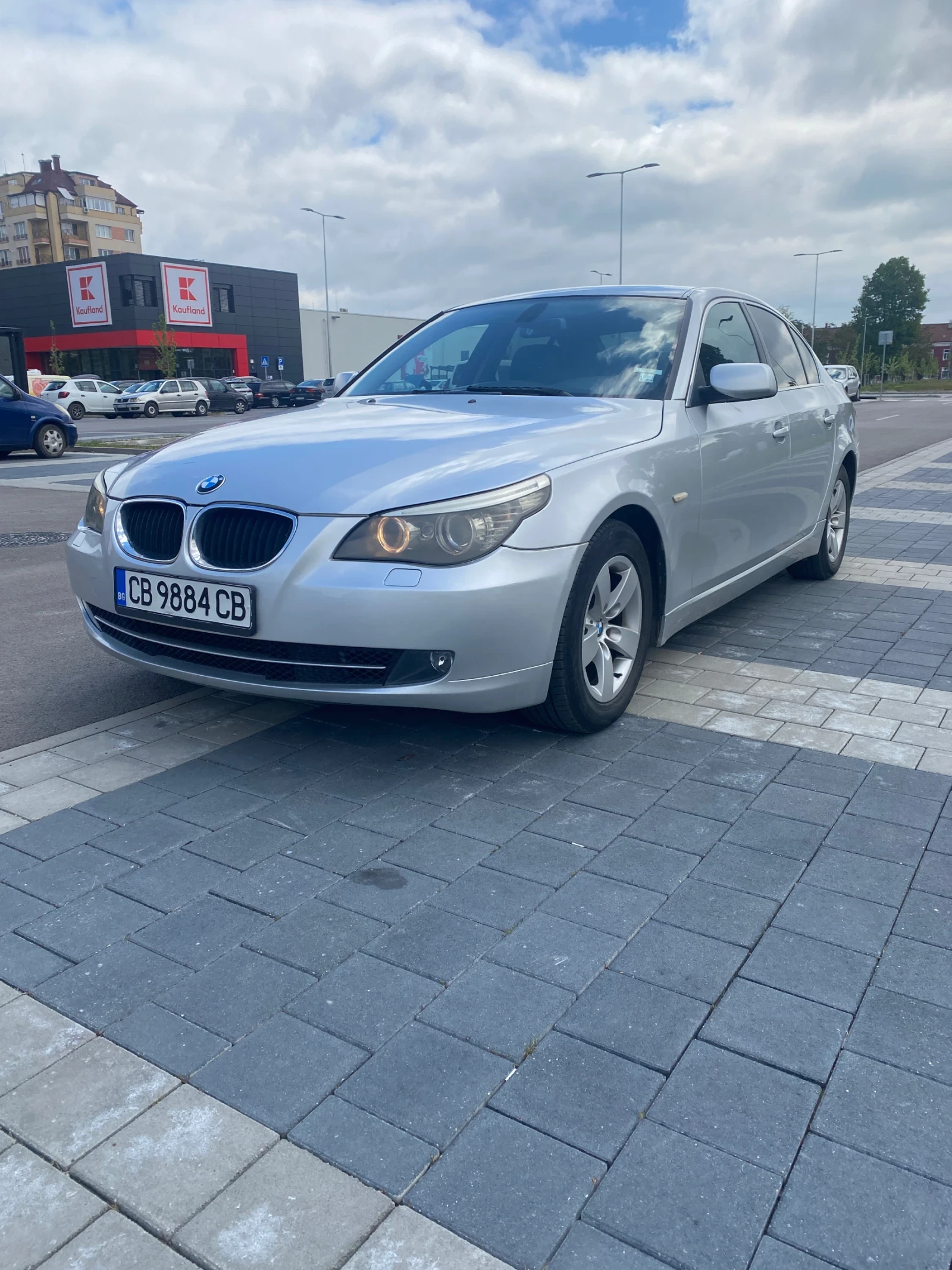 BMW 520 LCI, снимка 3 - Автомобили и джипове - 54609461