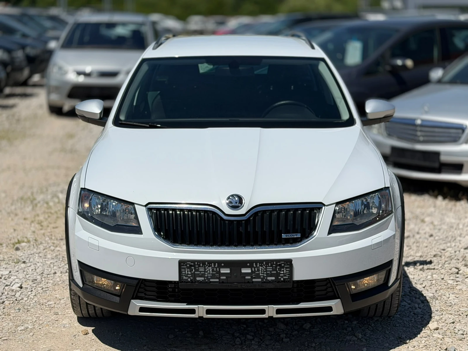 Skoda Octavia 2.0TDI SCOUT, снимка 2 - Автомобили и джипове - 54720074