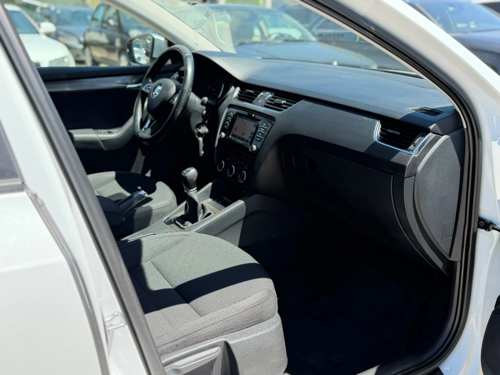 Skoda Octavia 2.0TDI SCOUT, снимка 12 - Автомобили и джипове - 54720074