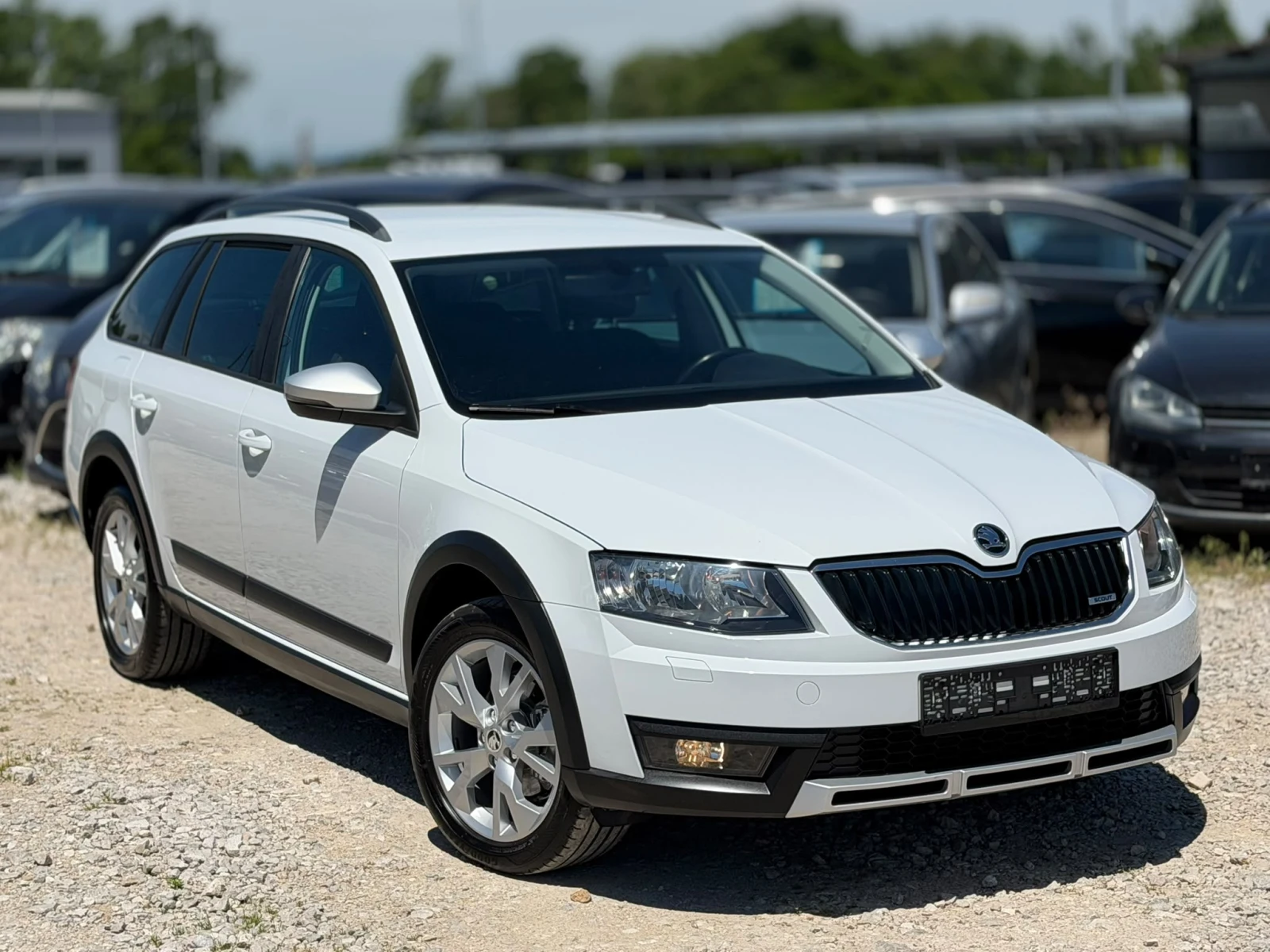 Skoda Octavia 2.0TDI SCOUT, снимка 3 - Автомобили и джипове - 54720074