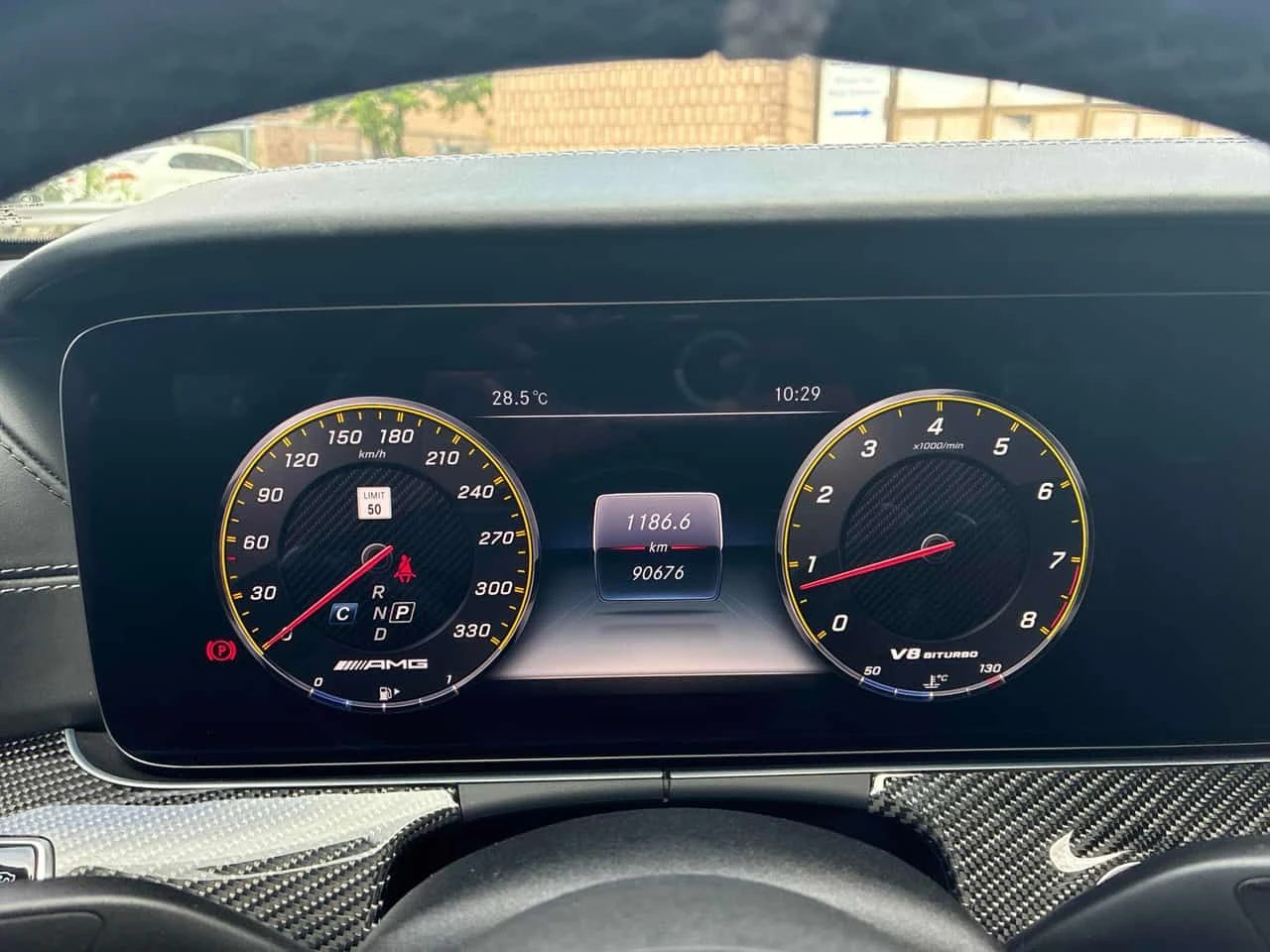 Mercedes-Benz E 63 AMG S * CARFAX * HEAD UP * ОБДУХВАНЕ * 360 * BURMESTER, снимка 8 - Автомобили и джипове - 55241199