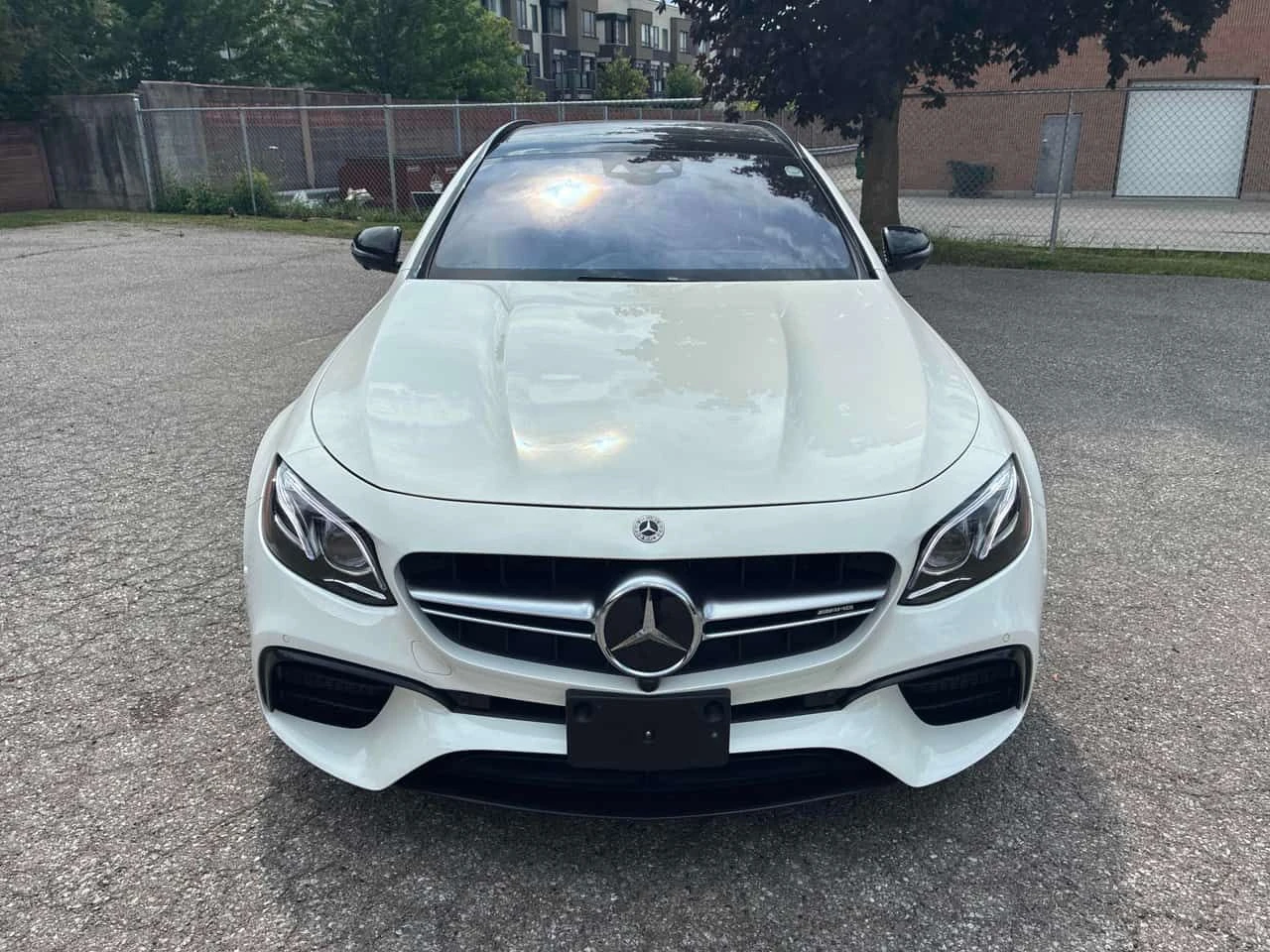 Mercedes-Benz E 63 AMG S * CARFAX * HEAD UP * ОБДУХВАНЕ * 360 * BURMESTER, снимка 6 - Автомобили и джипове - 55241199