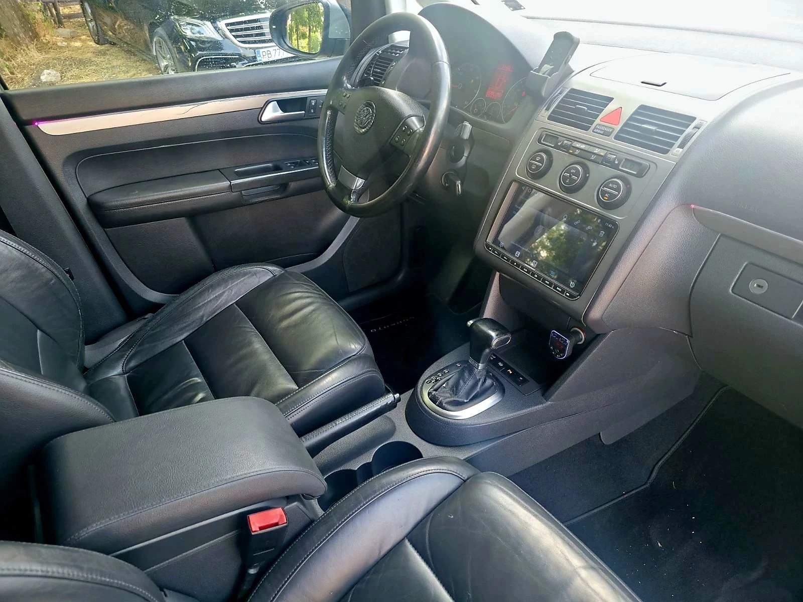 VW Touran CROSS, снимка 10 - Автомобили и джипове - 55403985