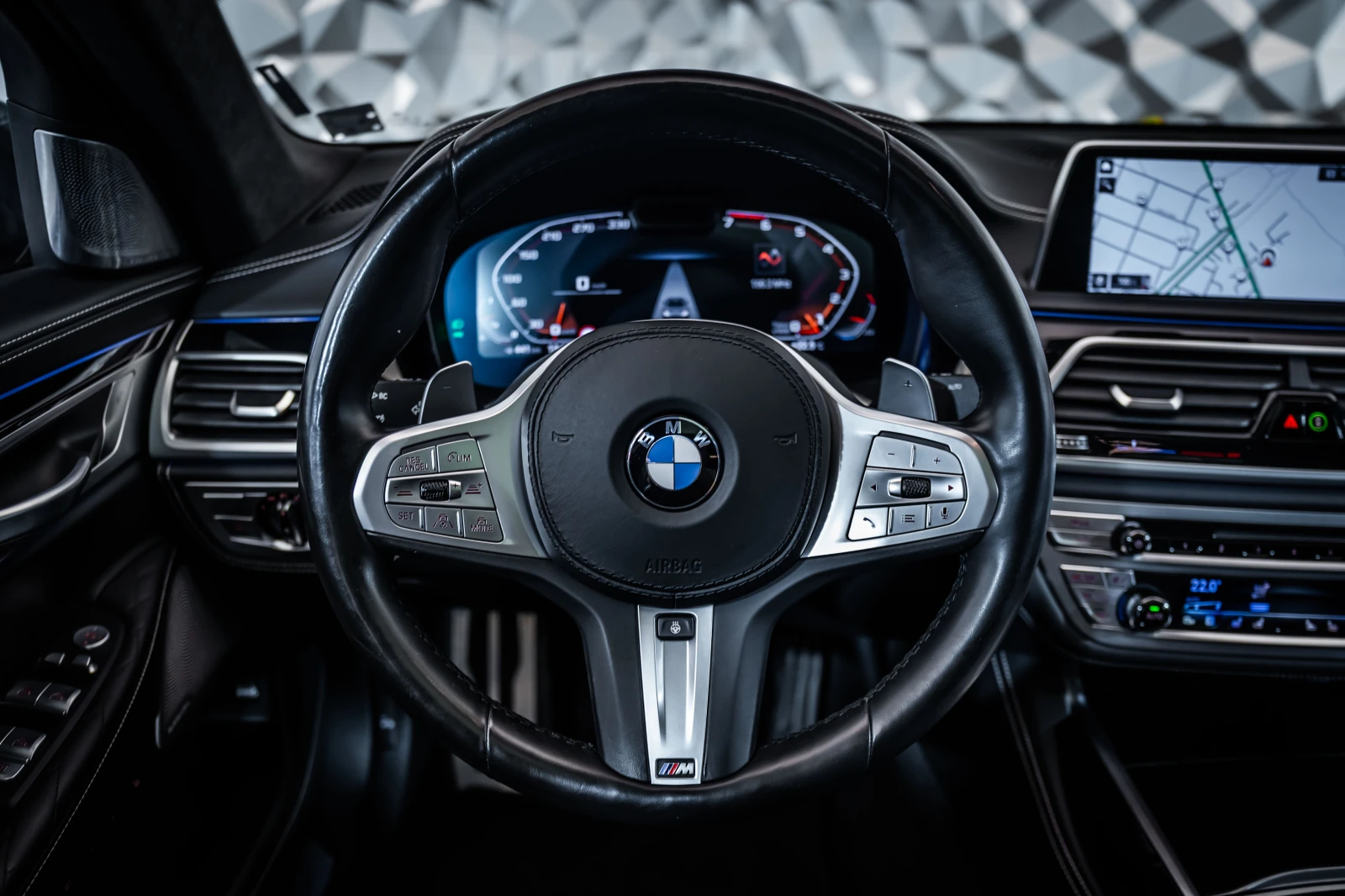 BMW 750 i xDrive * Individual* Msport* B&W* 360, снимка 9 - Автомобили и джипове - 55832644