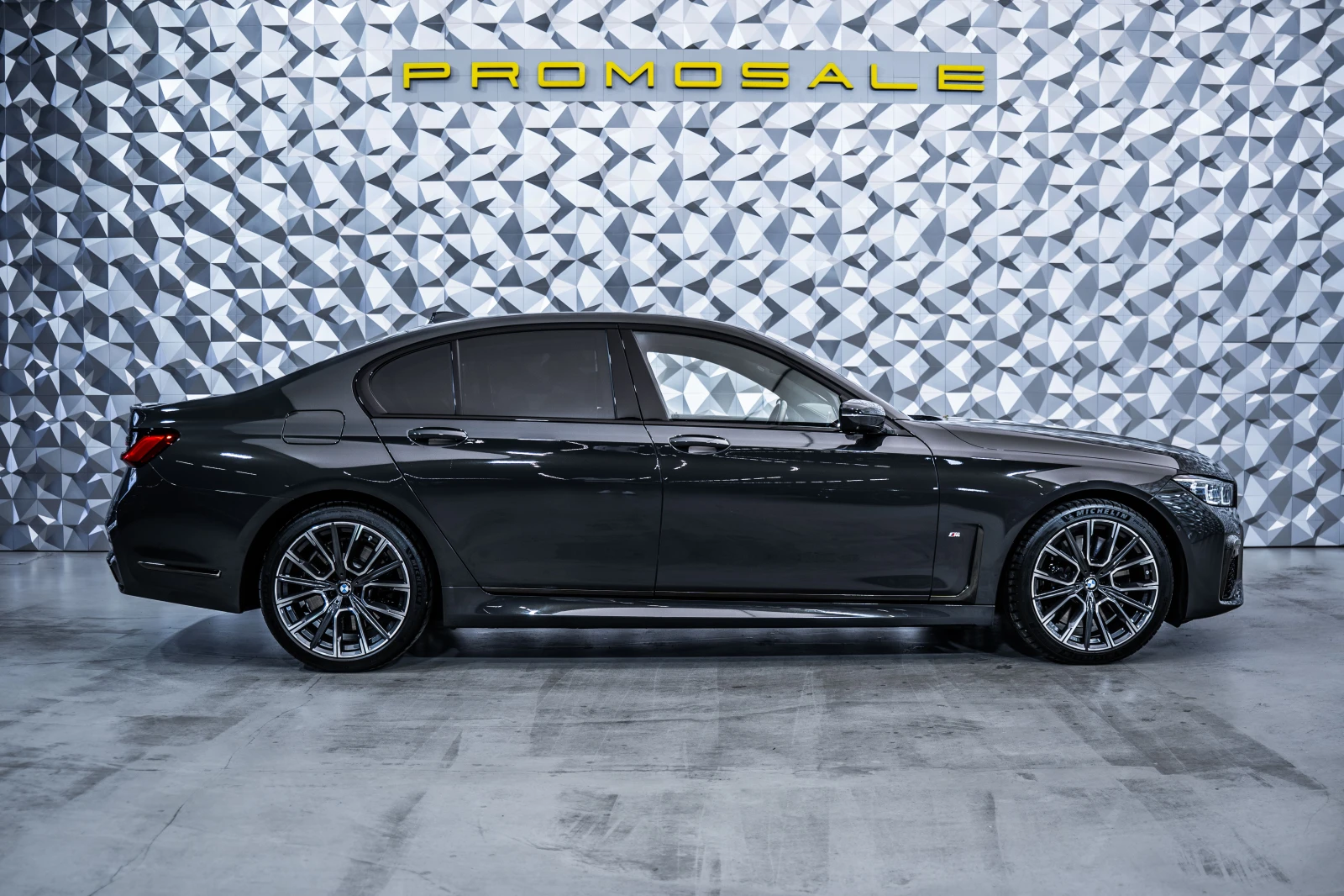 BMW 750 i xDrive * Individual* Msport* B&W* 360, снимка 6 - Автомобили и джипове - 55832644