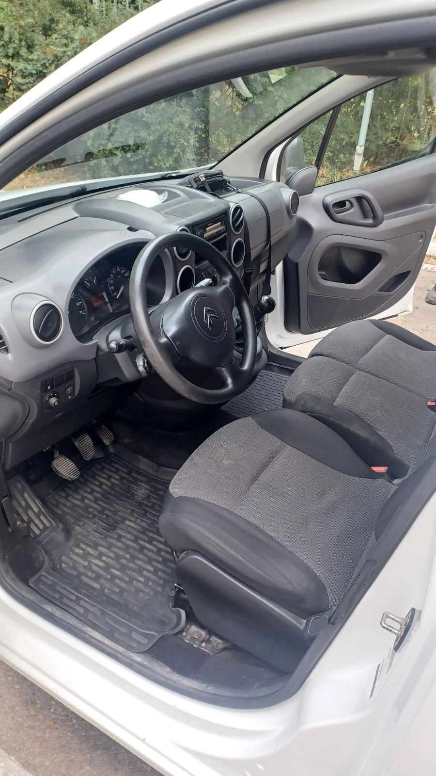 Citroen Berlingo 1.6 HDI, снимка 5 - Автомобили и джипове - 56196484