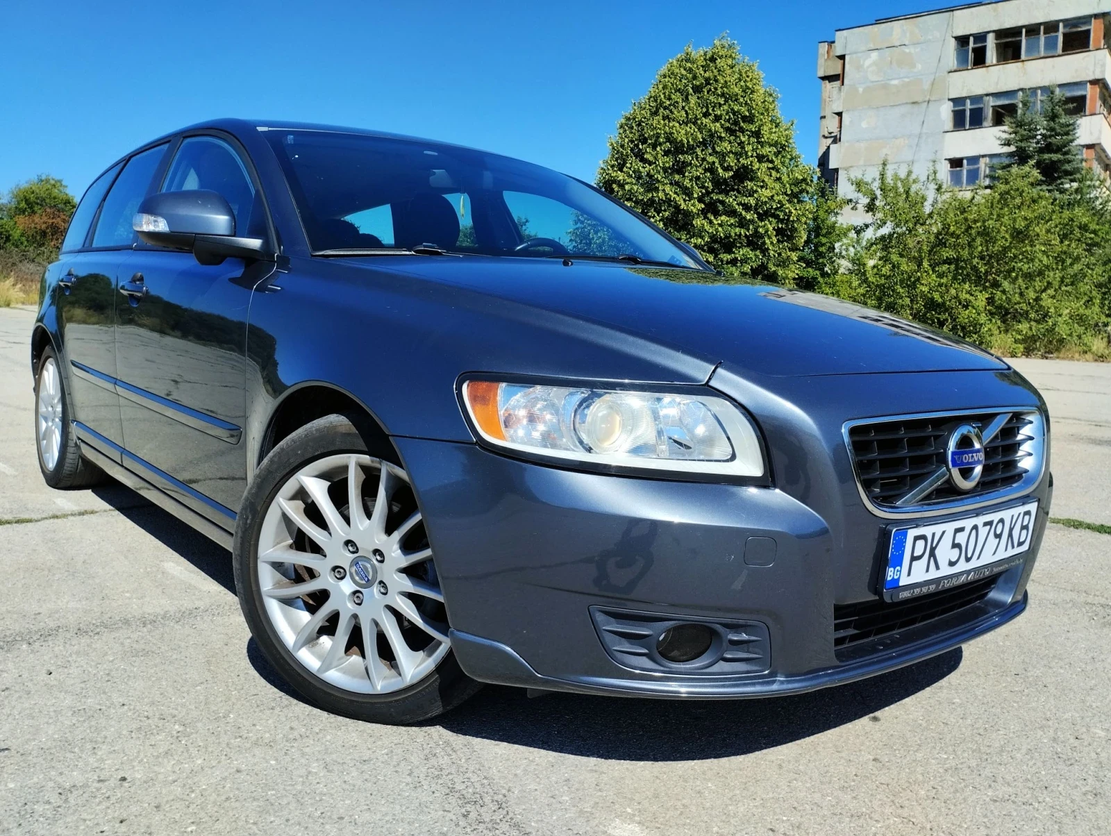 Volvo V50 D2, снимка 2 - Автомобили и джипове - 56341154