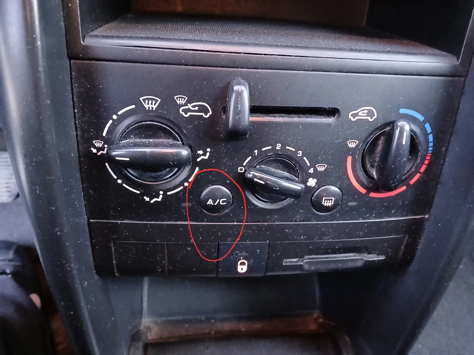 Peugeot 207 1.4, снимка 17 - Автомобили и джипове - 56549188