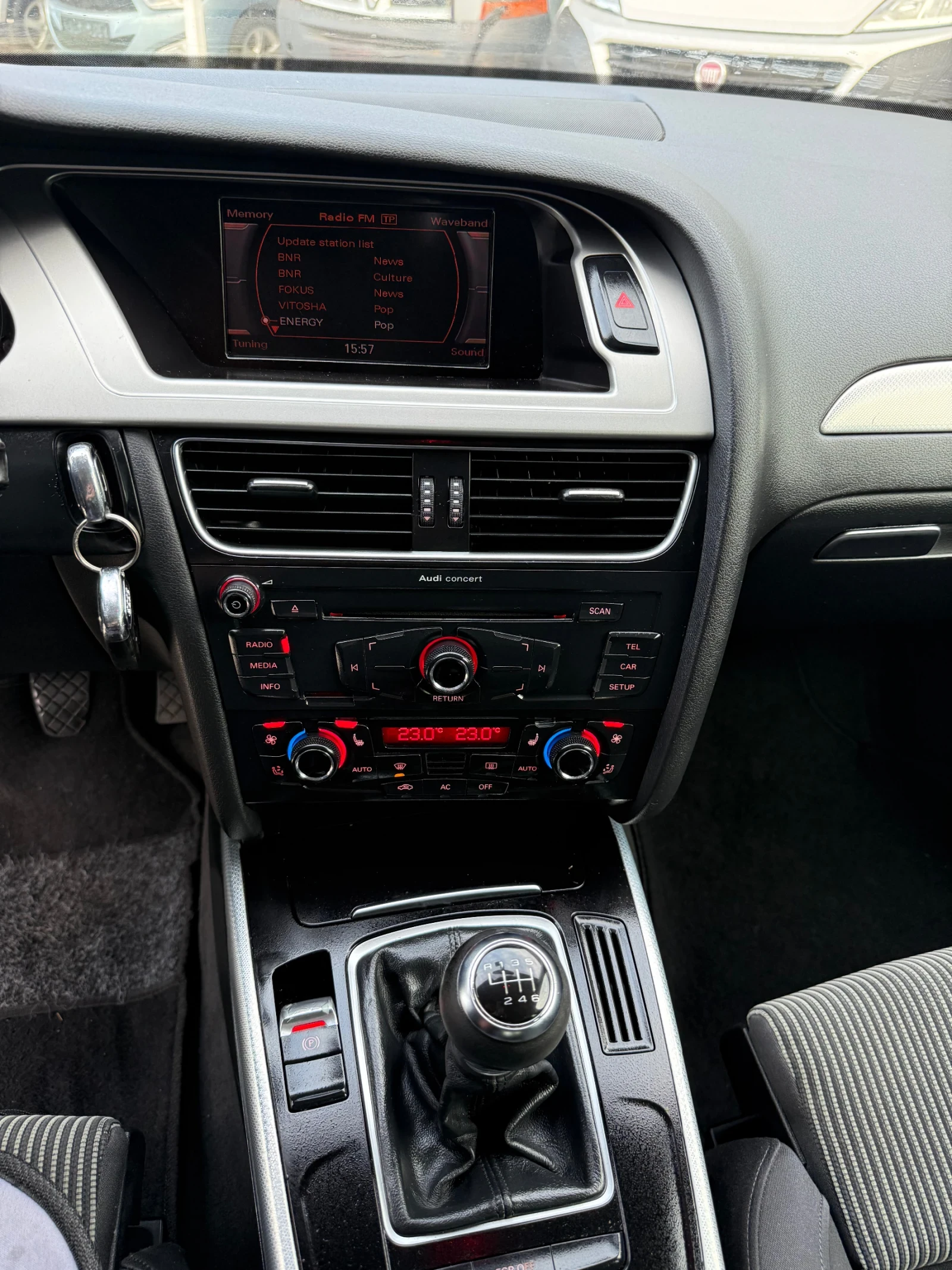 Audi A4 1.8i ЛИЗИНГ, снимка 13 - Автомобили и джипове - 56605057