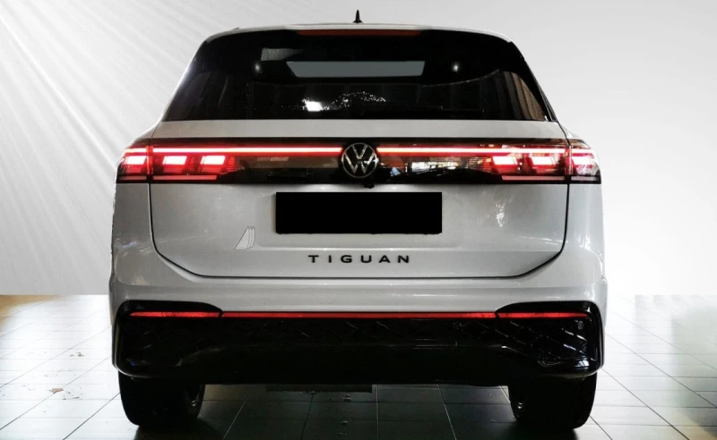 VW Tiguan 2.0 TDI 4Motion = R-Line= Гаранция, снимка 2 - Автомобили и джипове - 48880892