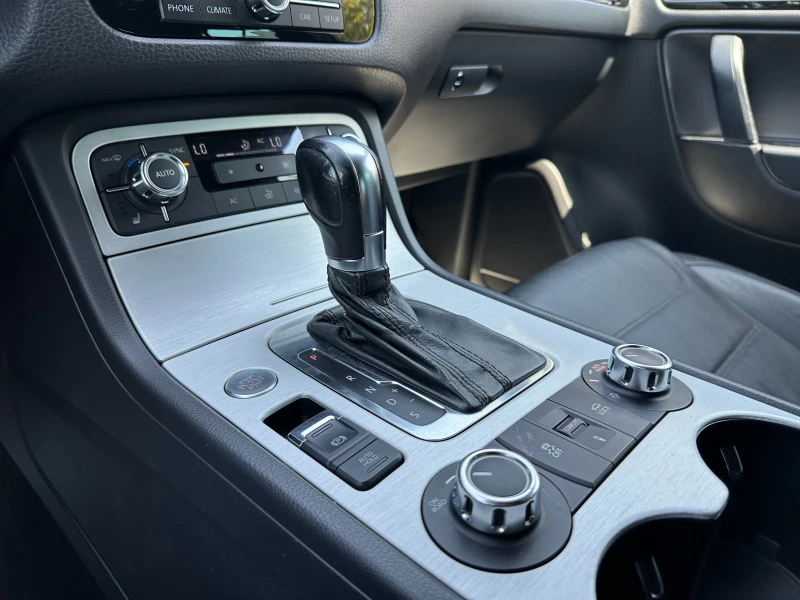VW Touareg 4.2d 340 к.с., снимка 13 - Автомобили и джипове - 51165849