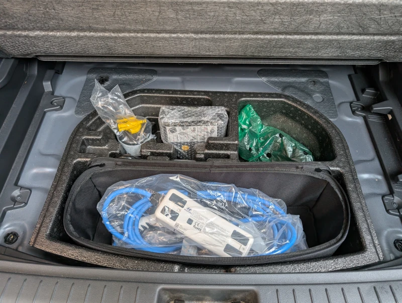 Hyundai Kona 64kWh_Face_Гаранц._Серв.Кн_41хил._SoH100%_Кам_Подг, снимка 11 - Автомобили и джипове - 52628238