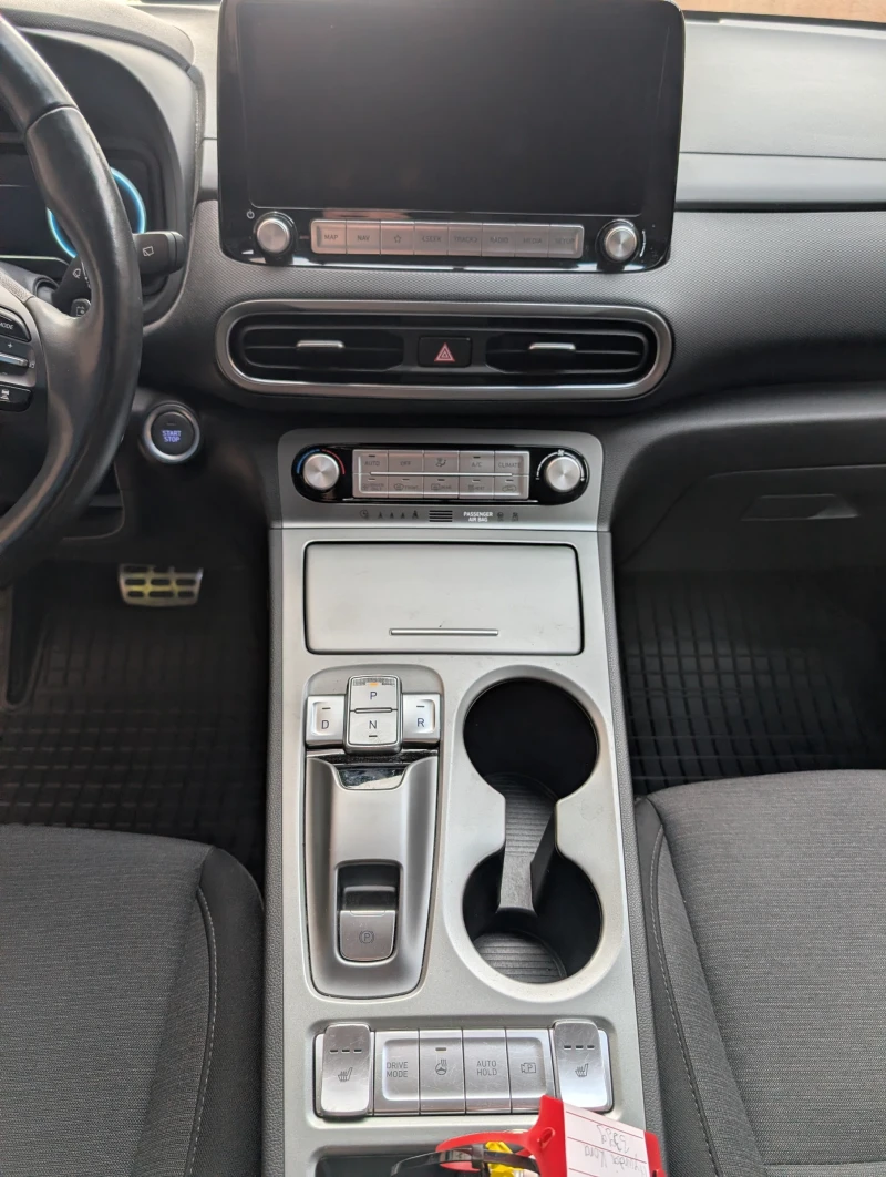 Hyundai Kona 64kWh_Face_Гаранц._Серв.Кн_41хил._SoH100%_Кам_Подг, снимка 13 - Автомобили и джипове - 52628238