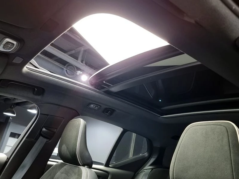 Volvo XC40 B4 R-Design| 194к.с., снимка 17 - Автомобили и джипове - 56162184