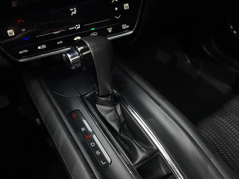 Honda Hr-v 1.8, снимка 9 - Автомобили и джипове - 56353531