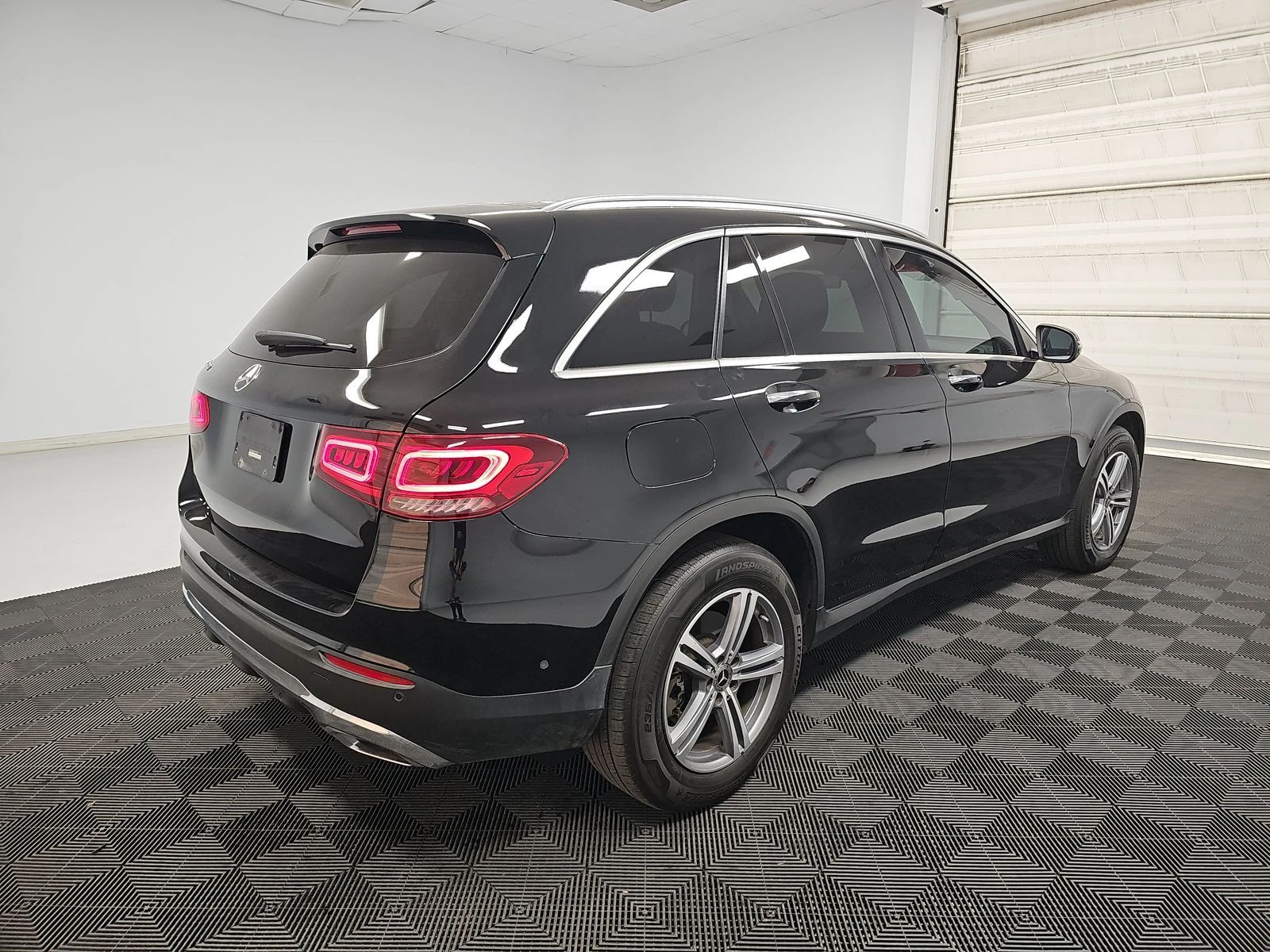 Mercedes-Benz GLC 300  - изображение 4