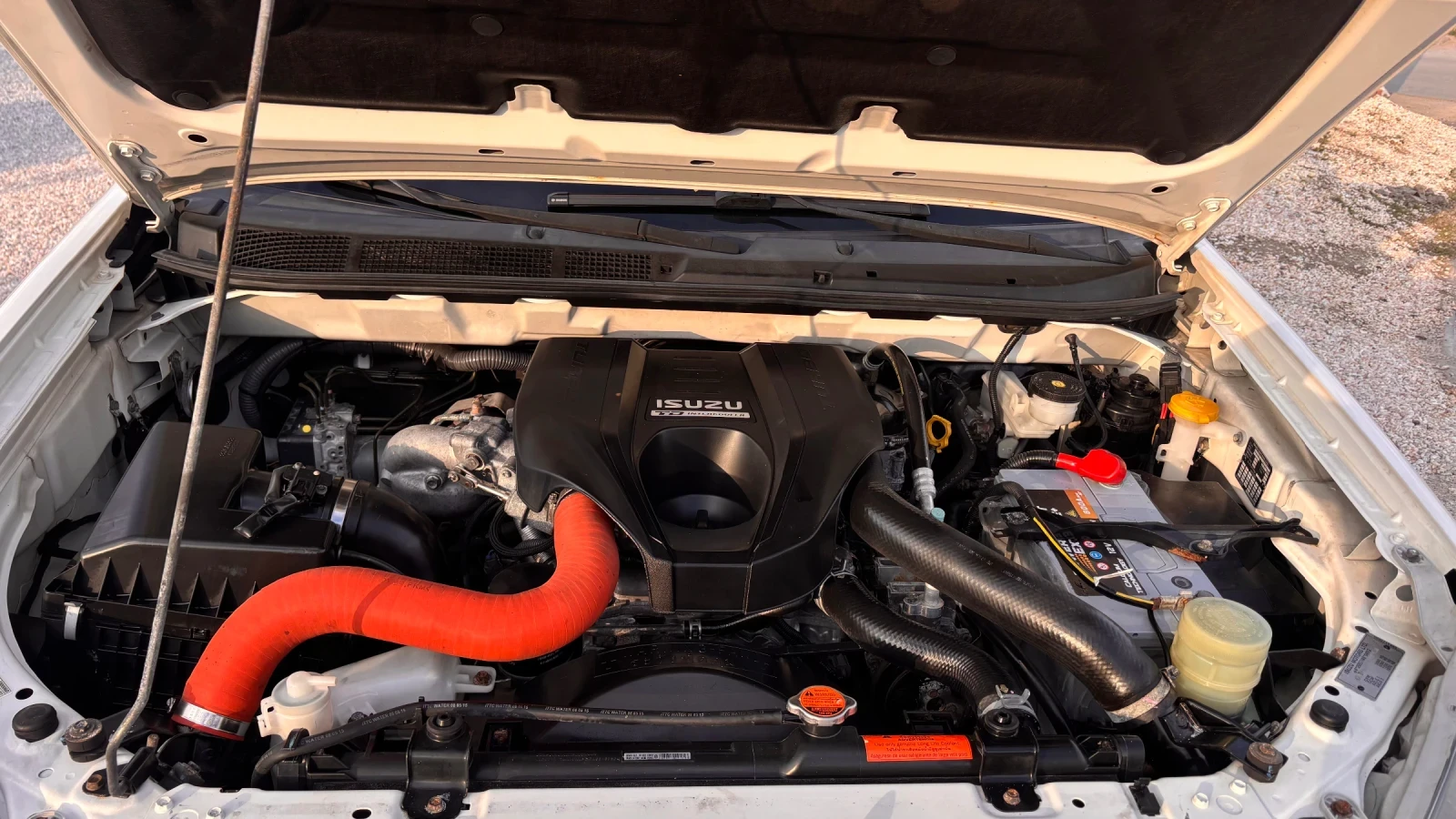 Isuzu D-max Автомат 4х4 Нов внос от Германия, снимка 11 - Автомобили и джипове - 54129626