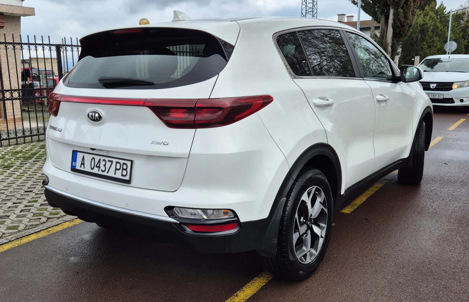 Kia Sportage 2.4, снимка 4 - Автомобили и джипове - 54192736