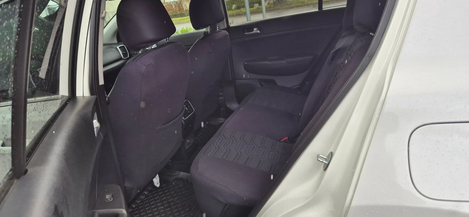 Kia Sportage 2.4, снимка 10 - Автомобили и джипове - 54192736