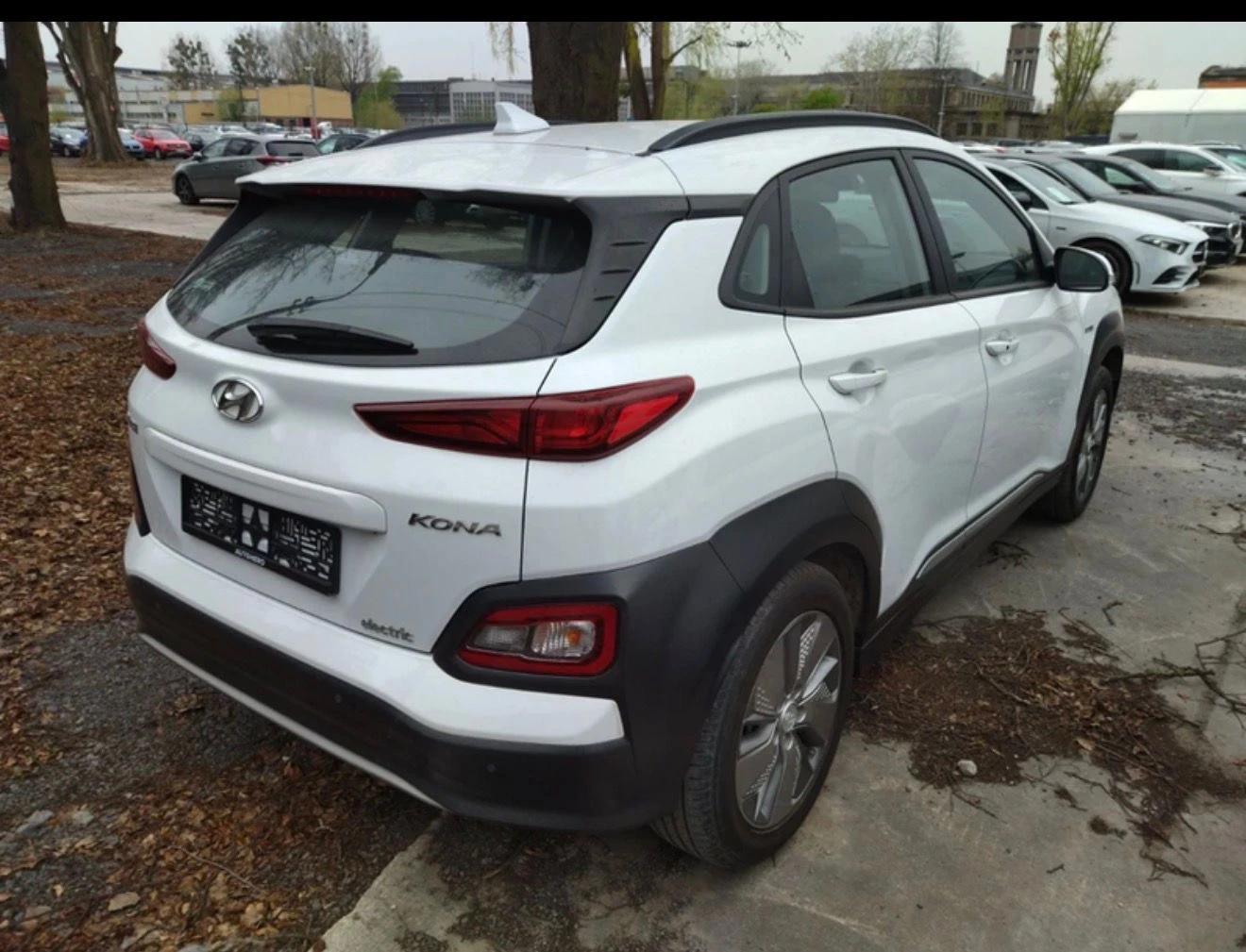 Hyundai Kona Лизинг през Уникредит, снимка 11 - Автомобили и джипове - 54293275