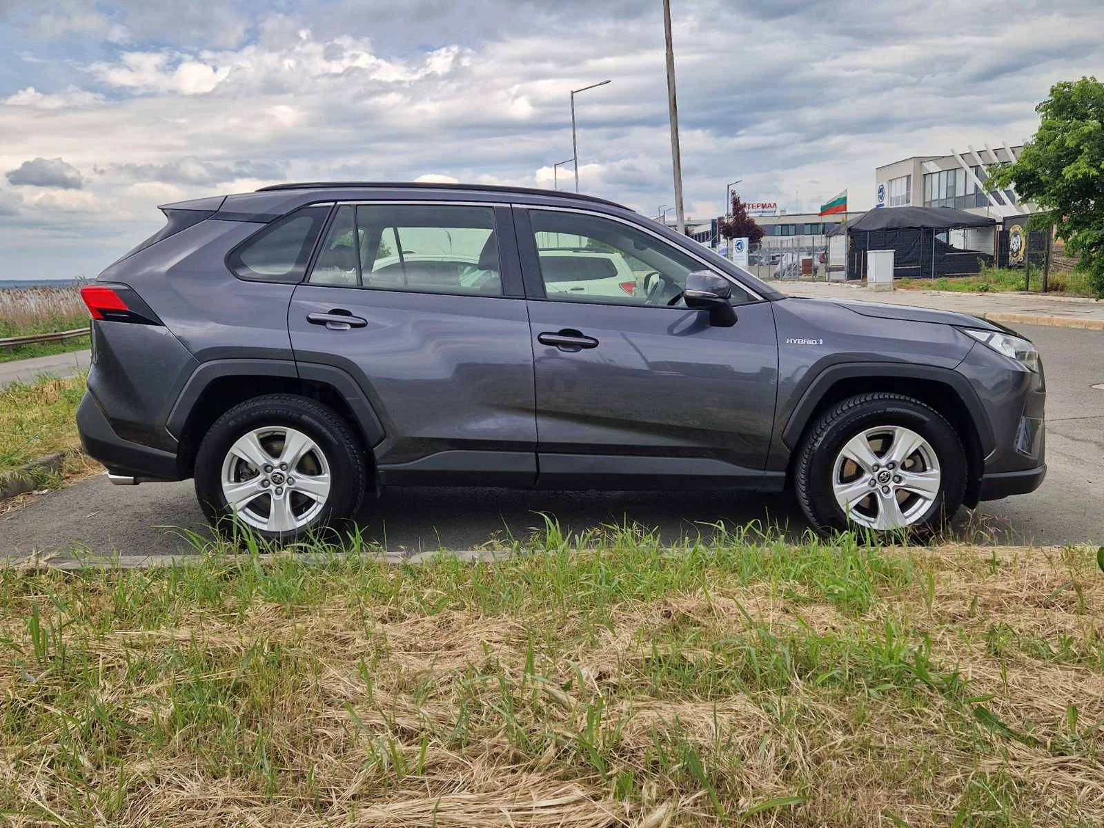 Toyota Rav4 2.5 Hybrid 4x2, снимка 4 - Автомобили и джипове - 54628345