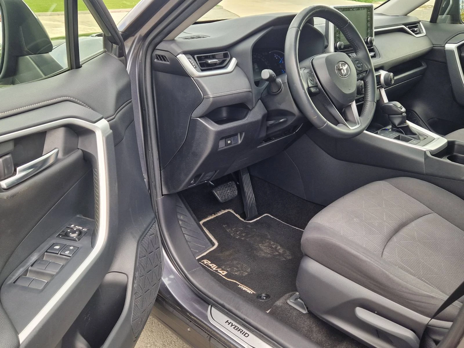 Toyota Rav4 2.5 Hybrid 4x2, снимка 9 - Автомобили и джипове - 54628345