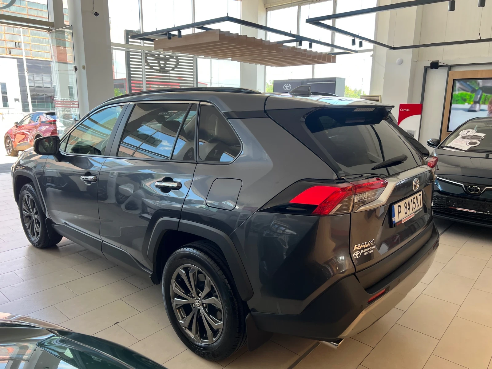 Toyota Rav4 Luxury, снимка 2 - Автомобили и джипове - 55153388