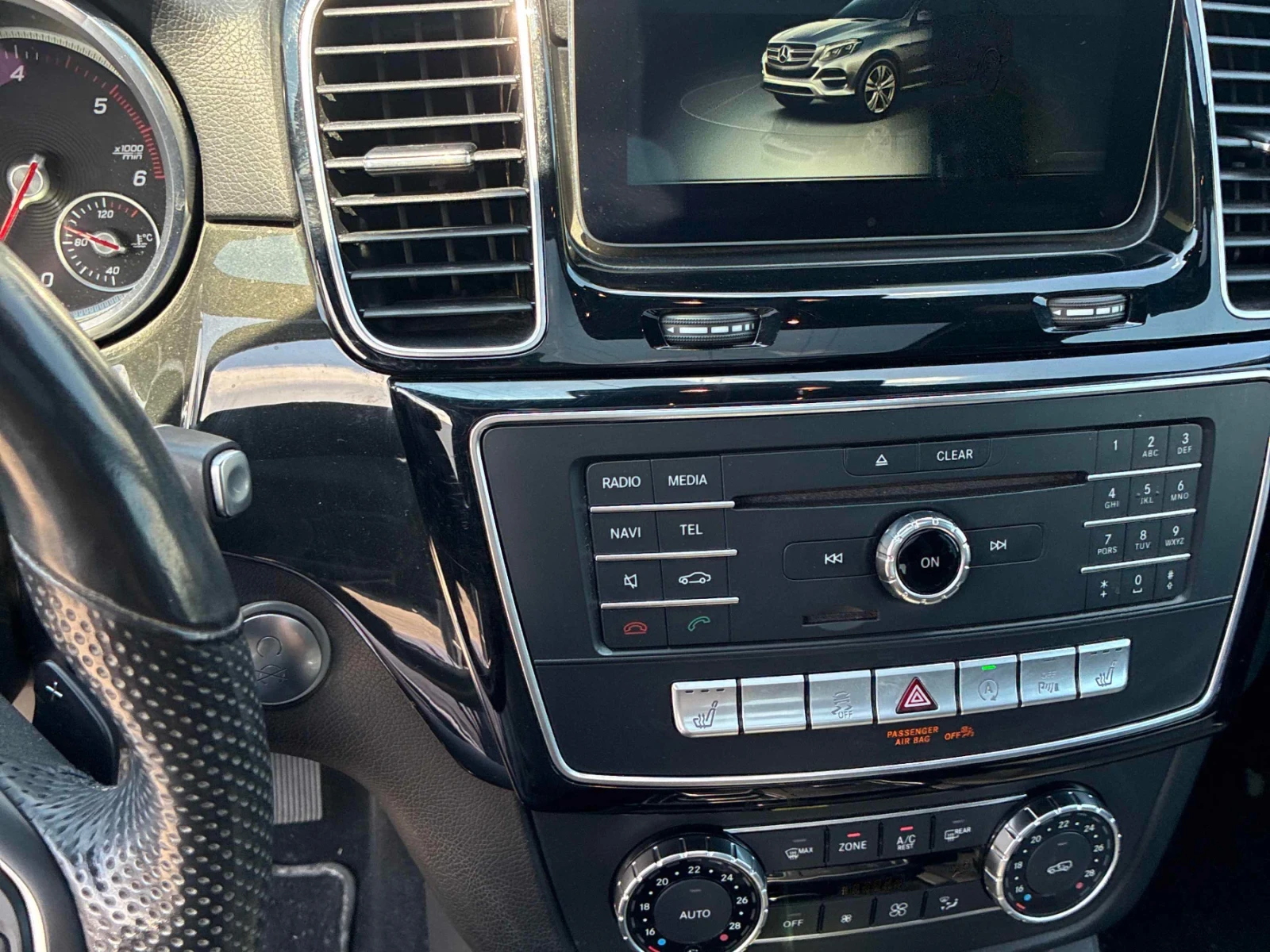 Mercedes-Benz GLE 350 Bluetec* AMG* 4Matic* Панорама* Harman Kardon* 360, снимка 7 - Автомобили и джипове - 55242482