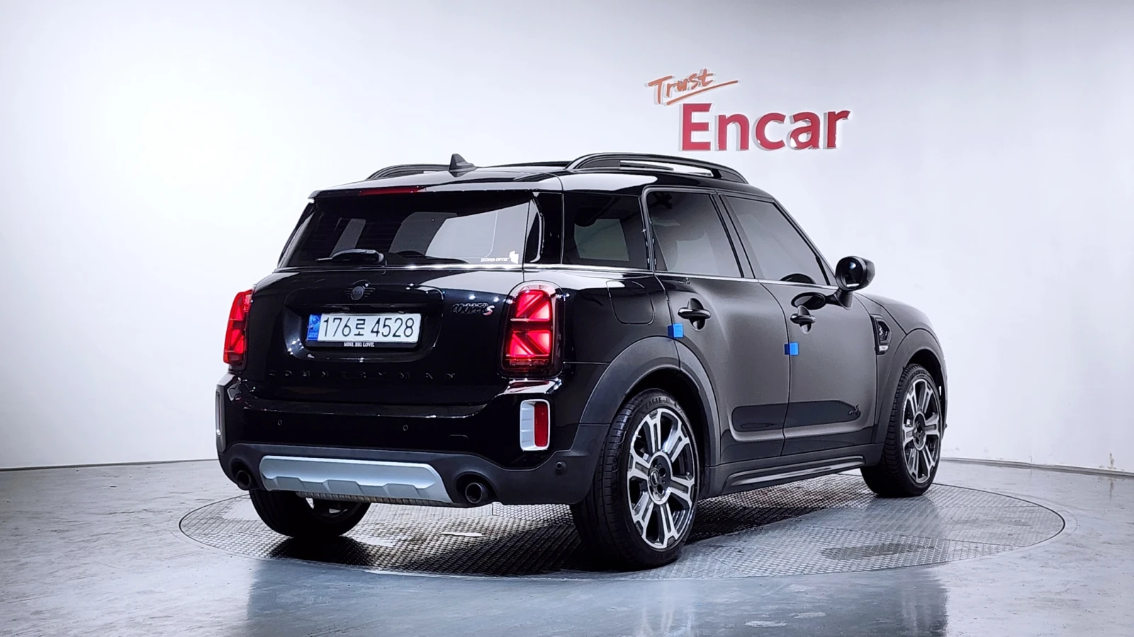 Mini Countryman HUD* ЕЛ. БАГАЖНИК* ПОДГРЕВ ВОЛАН* ЛЮК* КРАЙНА ЦЕНА, снимка 2 - Автомобили и джипове - 55318884