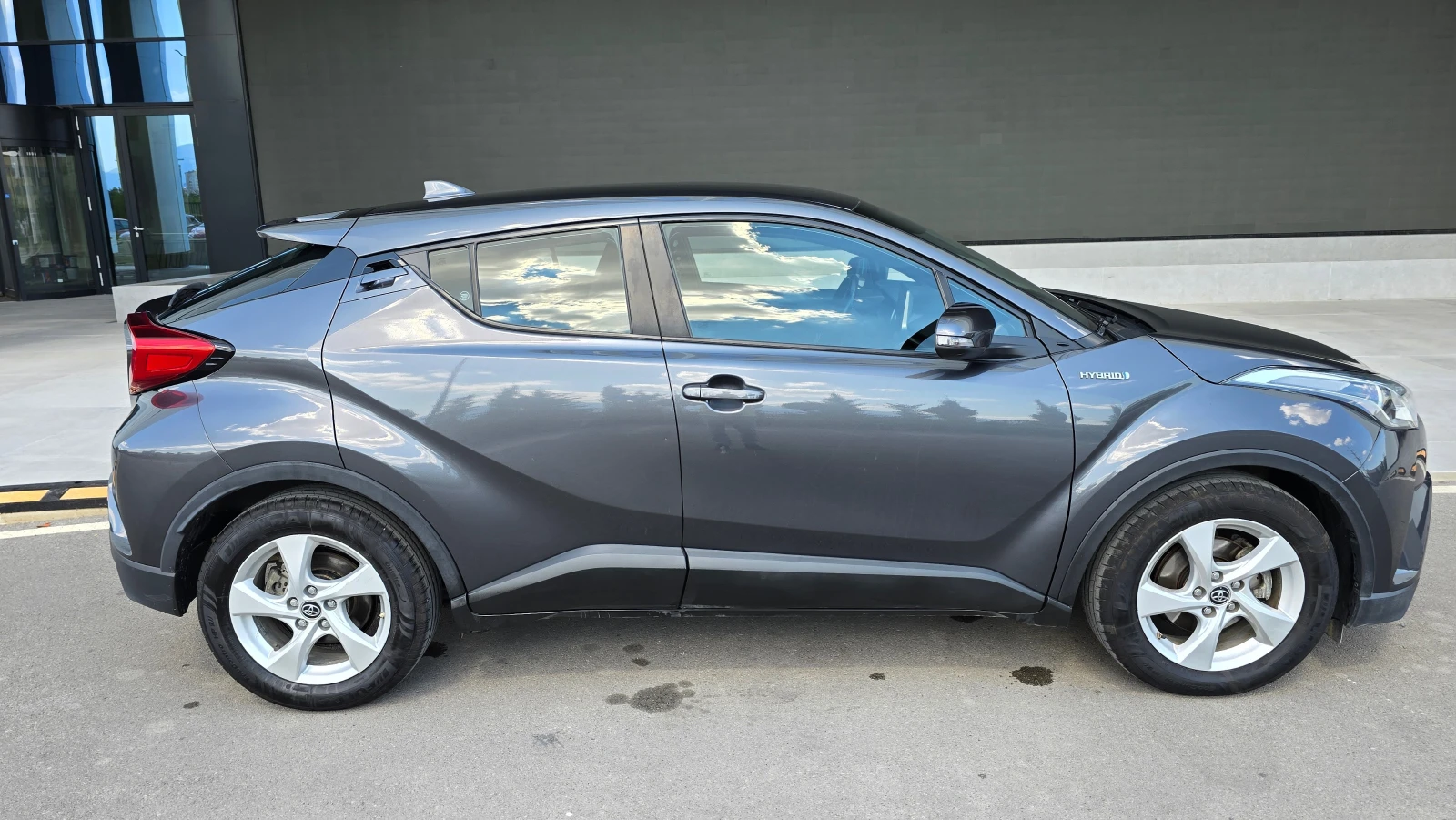 Toyota C-HR, снимка 8 - Автомобили и джипове - 55544669