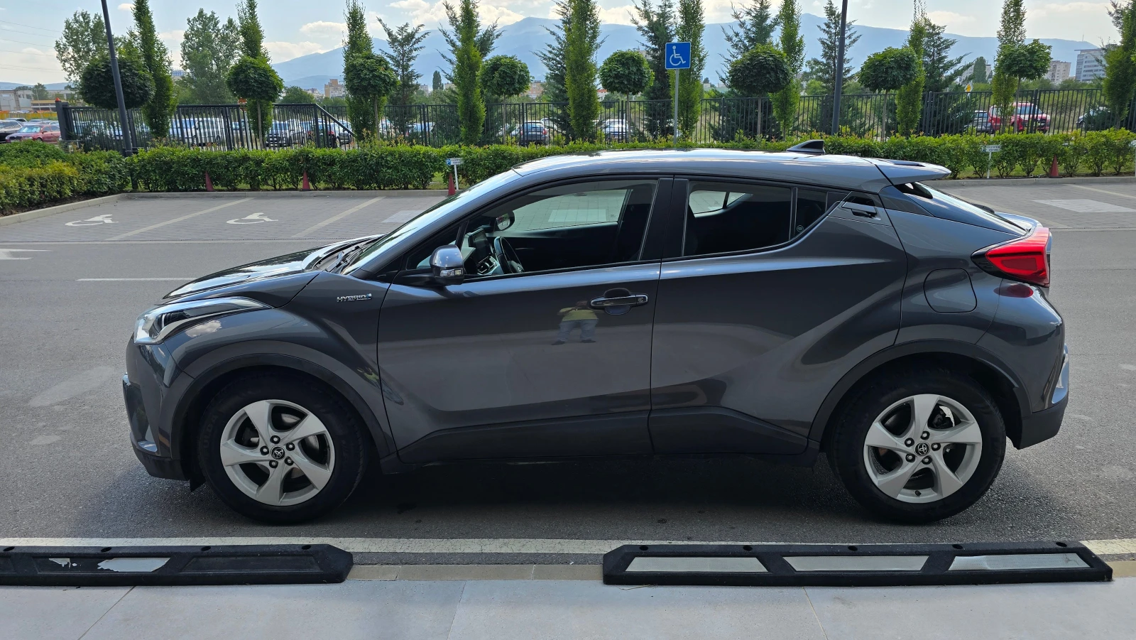 Toyota C-HR, снимка 4 - Автомобили и джипове - 55544669