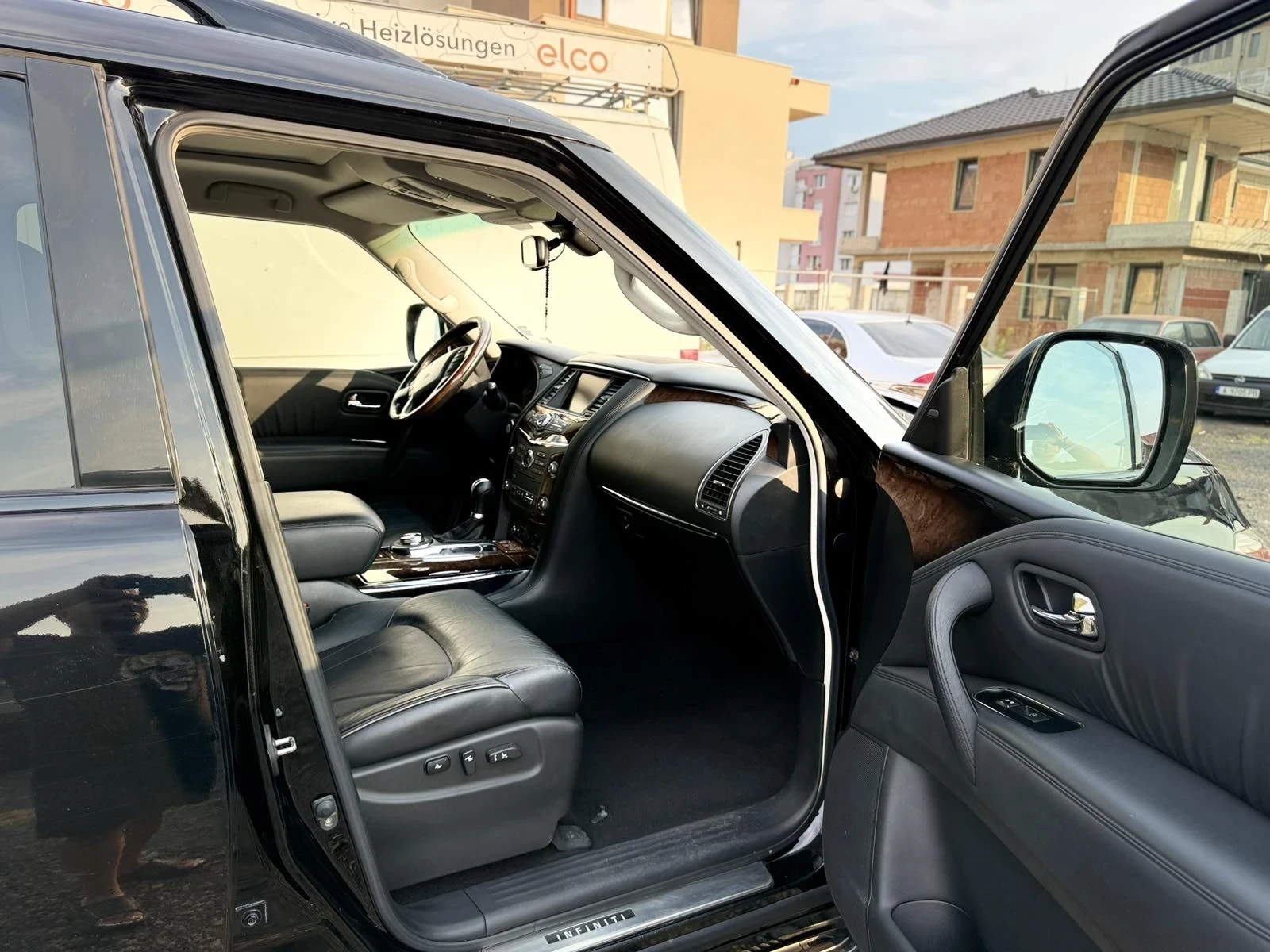 Infiniti QX56  5.6 V8 4x4   ПЪЛЕН ФУЛ ЕКСТРИ   ГАЗ, снимка 9 - Автомобили и джипове - 56047789