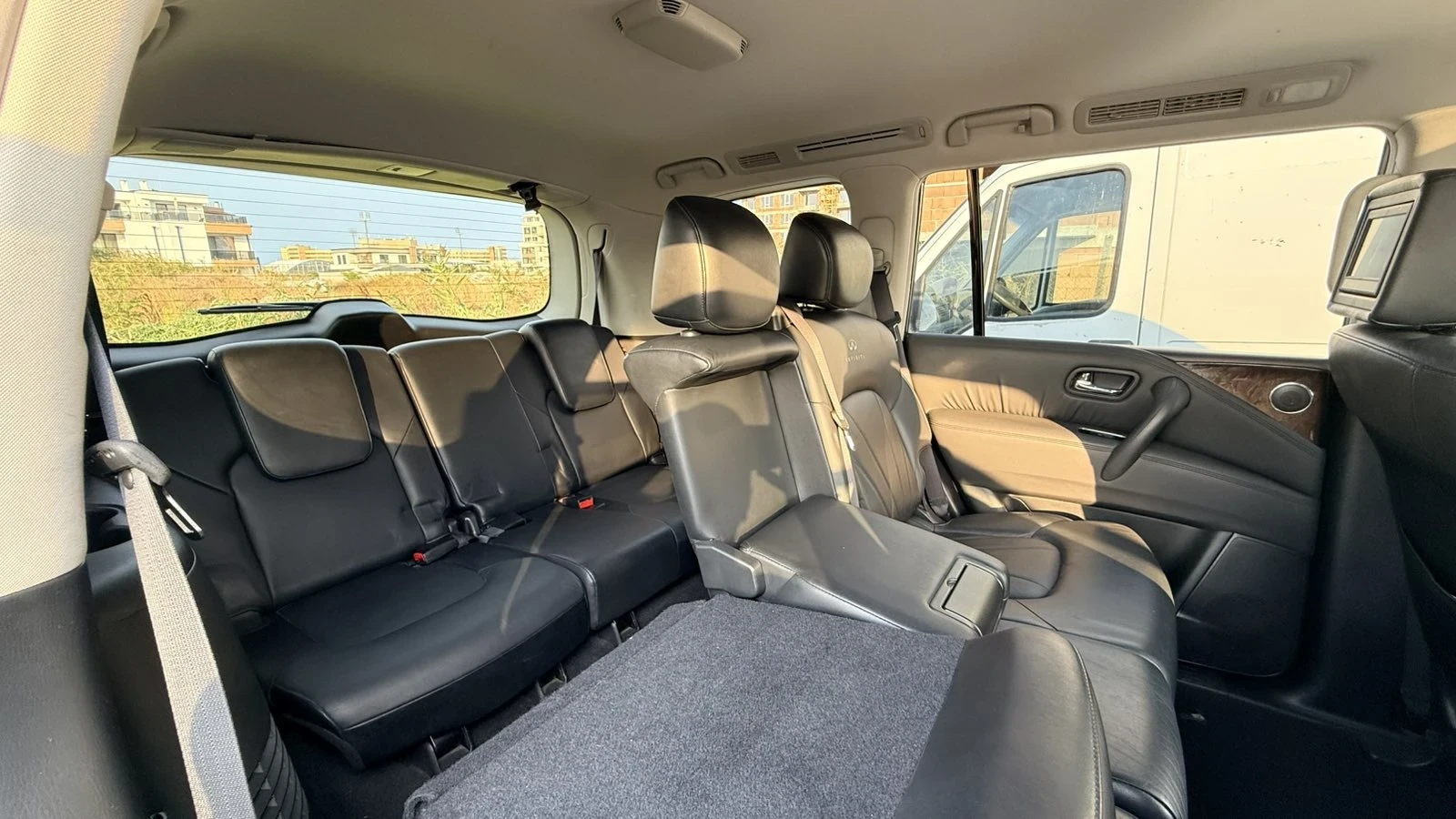 Infiniti QX56  5.6 V8 4x4   ПЪЛЕН ФУЛ ЕКСТРИ   ГАЗ, снимка 10 - Автомобили и джипове - 56047789