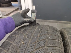 Гуми Зимни 235/50R18, снимка 4