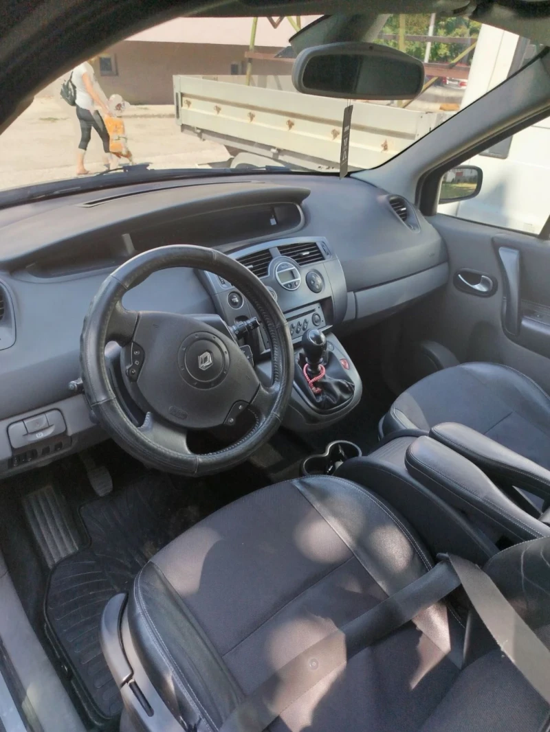 Renault Grand scenic 1.9cdi, снимка 7 - Автомобили и джипове - 47105316