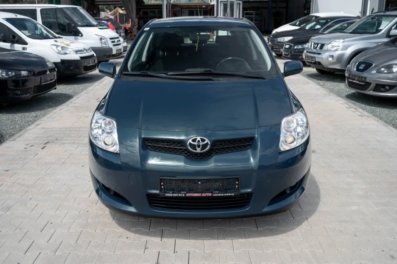 Toyota Auris 1.6* 124кс* бензин, снимка 3 - Автомобили и джипове - 47463278