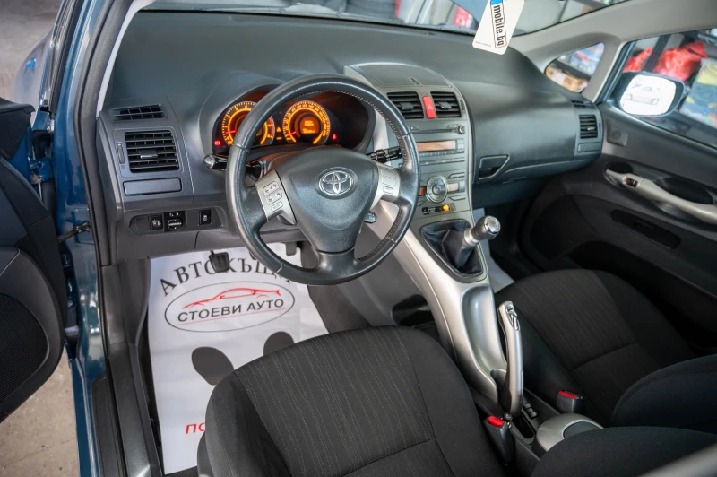 Toyota Auris 1.6* 124кс* бензин, снимка 9 - Автомобили и джипове - 47463278