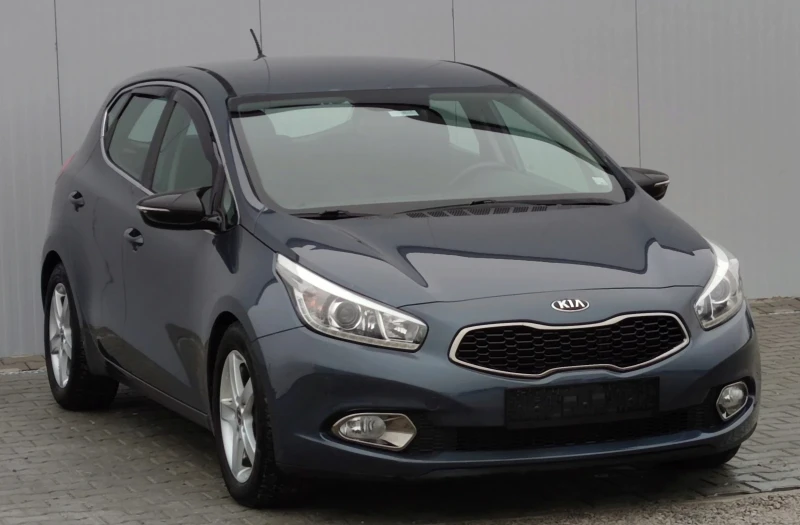 Kia Ceed 1.6CRDI* 110к.с* LED* Navi* , снимка 1 - Автомобили и джипове - 48479652