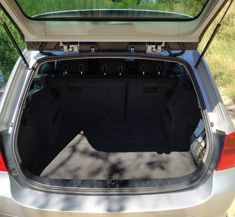 BMW 318 E91 NAVI PRO Теглич, снимка 9 - Автомобили и джипове - 51514058