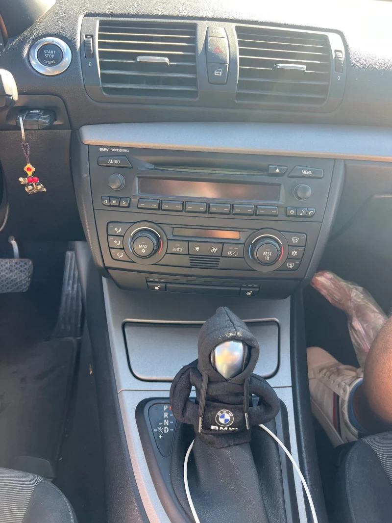 BMW 118, снимка 15 - Автомобили и джипове - 52461651