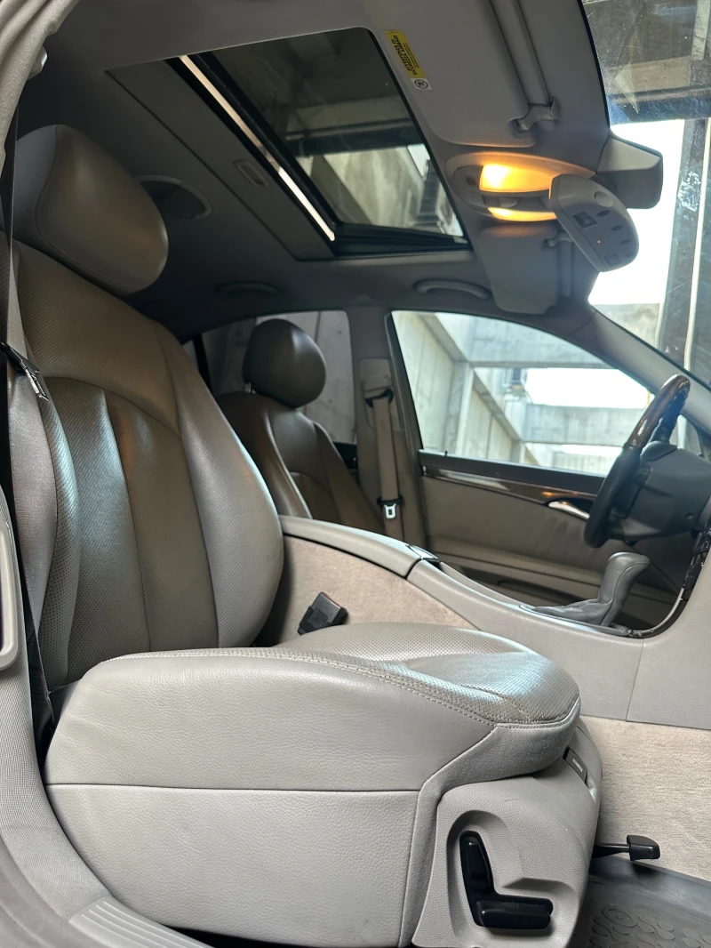 Mercedes-Benz E 320, снимка 5 - Автомобили и джипове - 52836232