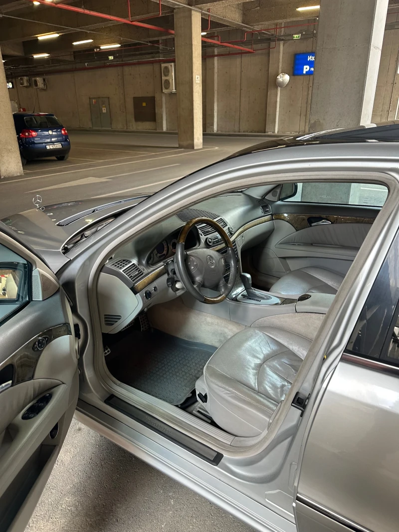 Mercedes-Benz E 320, снимка 2 - Автомобили и джипове - 52836232