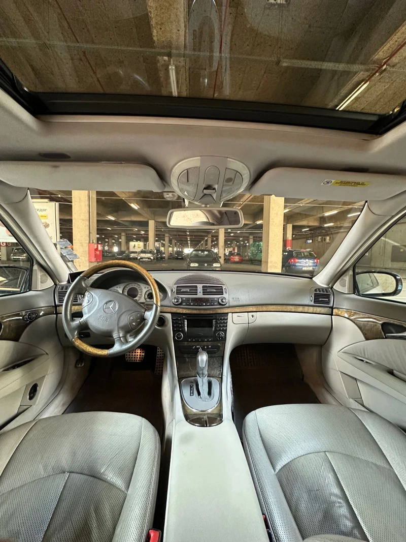Mercedes-Benz E 320, снимка 10 - Автомобили и джипове - 52836232